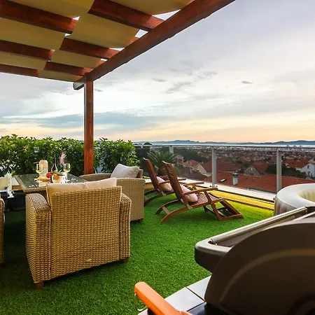 Luxury Penthouse With Seaview