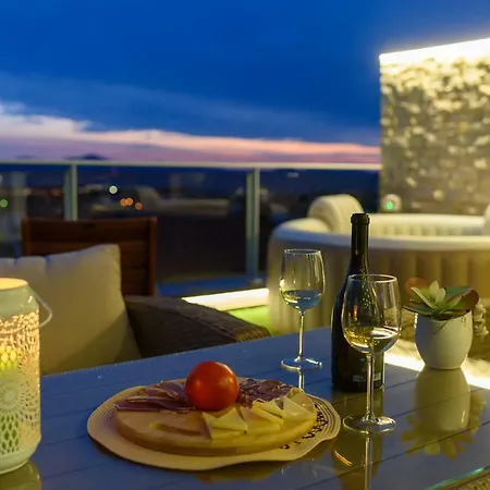 Luxury Penthouse With Seaview *