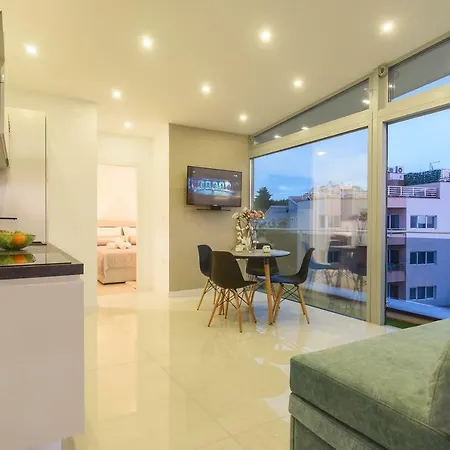 Luxury Penthouse With Seaview Apartment