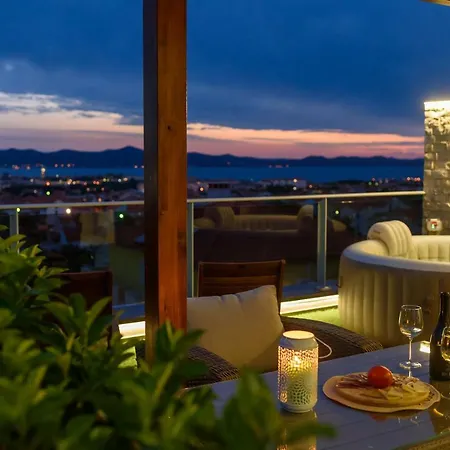 Luxury Penthouse With Seaview Apartment