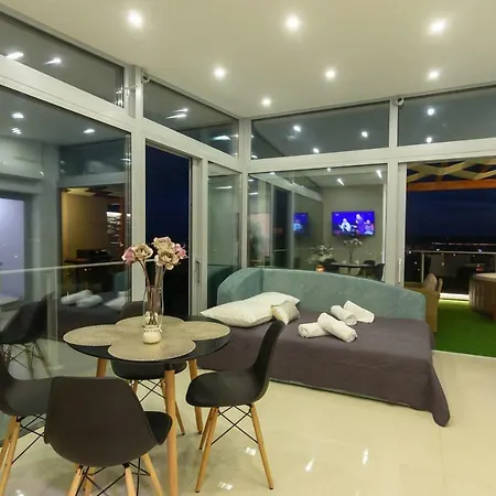 Luxury Penthouse With Seaview Apartment *