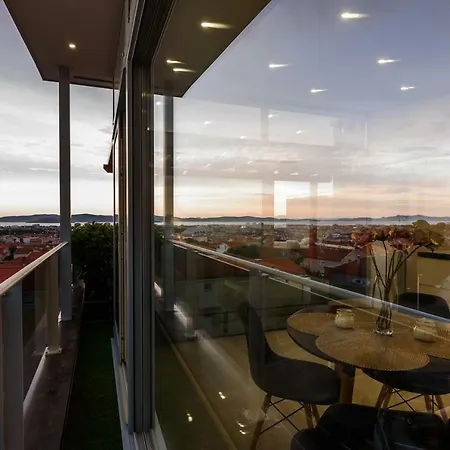 Luxury Penthouse With Seaview *