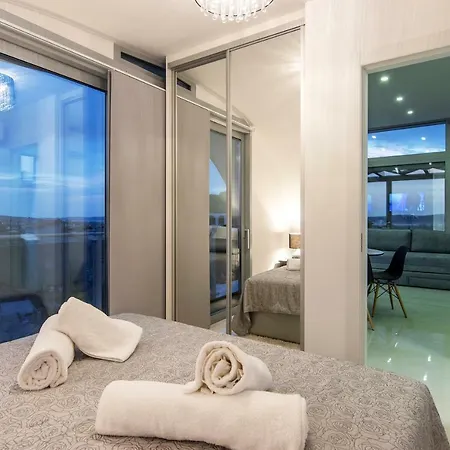 Luxury Penthouse With Seaview